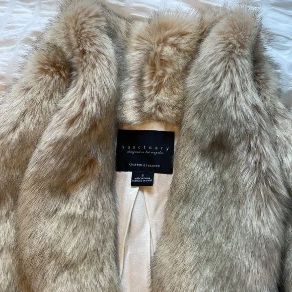 Sanctuary faux fur vest! - Picture 2 of 5